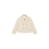 Blazer corto de lino color beige, de doble botonadura con botones marrones, solapas amplias y mangas largas.