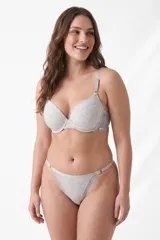 Soutien de diseño clásico color gris melange con detalles de encaje en los laterales y tirantes ajustables.