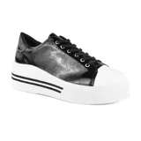 Championes urbanos color negro charol con plataforma blanca y cordones negros.