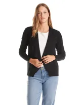 Cardigan de tejido liviano en color beige, con frente abierto y solapas tipo cascada. Presenta mangas largas entalladas con puños de rib y detalle de botones en la espalda.