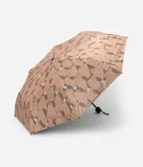 Sombrilla pequeña unisex de poliéster, color beige con estampado de carpinchos y flores blancas. Cuenta con apertura manual, cabo con regulador y correa de mano. Incluye forro a juego.