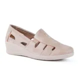 Zapato casual Korium Confort Rhonda color azul marino con recortes laterales y capellada calada.