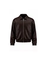Campera tipo bomber de cuero sintético color marrón, con cuello clásico, cierre frontal completo y puños y ruedo elásticos.