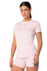 Remera deportiva Fila modelo Basic Sports III, color blanco, con cuello redondo, mangas cortas y logo de la marca estampado en el pecho.