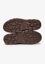 Botas de caña media Satorisan modelo Unalome Ziplacer, color marrón, confeccionadas en gamuza con cordones al tono y suela de goma dentada de estilo robusto.