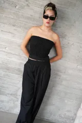 Top bandeau color verde agua con frunces elásticos.