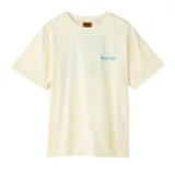 Remera de manga corta color blanco con pequeño estampado azul en el pecho y diseño de la marca Rhythm.