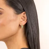 Aro de plata 925 bañada en oro de 18k con cuentas de amazonita. La amazonita potencia la libertad e independencia de quien la lleva, aportando valentía, fortaleza mental y claridad para tomar decisiones importantes y contribuye a disminuir el estrés y mejorar la creatividad.