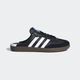 Zuecos Adidas Samba OG Mule, inspirados en el clásico diseño de la marca, color negro con las tres tiras blancas y suela de goma marrón.