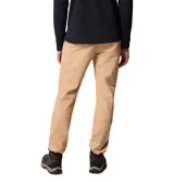 Pantalón de corte recto con tecnología Omni-Shield que repele la humedad y resiste manchas. Cuenta con trabillas para cinturón, bolsillos laterales, bolsillo de seguridad con cremallera y bolsillos traseros con cierre a presión. Incluye detalles reflectantes en tobillos y cintura.