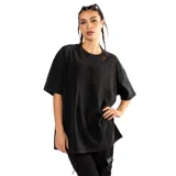 Remera negra con efecto stone wash y logo bordado en el pecho.