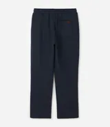 Pantalón de corte recto confeccionado en tejido de algodón y poliéster, con cintura elástica, cordón de ajuste y bolsillos laterales.