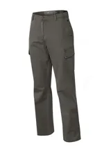 Pantalón cargo RKF modelo Pipo de color gris oscuro, corte moderno con bolsillos laterales con solapa y trabillas para cinturón.