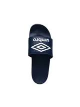 Ojota deportiva Umbro modelo ProFoam, color verde militar, con tira ancha ajustable con velcro y logo Umbro en relieve.