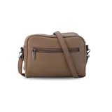 Bandolera de diseño rectangular con combinación de texturas en negro y beige. Presenta paneles laterales con estampado de reptil, un panel central en tono neutro y laterales en cuero sintético negro texturizado. Incluye cierre superior y correa ajustable extraíble.