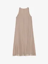 Vestido midi negro de lyocell con acabado arrugado, silueta fluida y amplia, escote en V profundo y detalle de franja de satén en el ruedo.