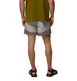 Short Columbia Riptide Retro Short de hombre, color gris con paneles inferiores en marrón y detalles en verde oliva. Cuenta con tecnología Omni-SHIELD™ de repelencia al agua y manchas, cintura elástica con cordón ajustable y bolsillos con cremallera.
