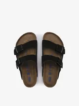 Sandalias Birkenstock Arizona negras de piel de ante con plantilla anatómica de corcho y látex.