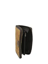 Billetera Rockford de color marrón, con diseño exterior trenzado en suede natural, cierre perimetral y detalles en cuero oscuro con placa grabada de la marca.