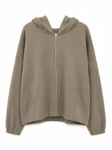 Campera canguro de felpa color verde grisáceo, con cierre frontal de cremallera metálica, capucha y bolsillos laterales. Diseño holgado con mangas largas y puños elastizados.