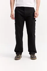 Pantalón cargo baggy color blanco de 100% algodón, con bolsillos laterales y caída suelta de estilo urbano.