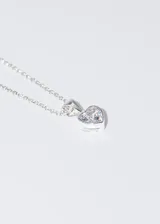 Cadena de plata 925 con dije en forma de corazón con zirconia blanca.