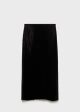 Falda midi de tejido satinado con diseño plisado y corte evasé. Presenta cintura con goma elástica para un ajuste cómodo y fluido.
