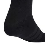 Pack de tres pares de medias deportivas Adidas de caña media, color negro con logo de la marca bordado en blanco y detalle de tres bandas en el empeine.