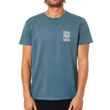 Remera azul de manga corta con estampado en el pecho de una flor con el símbolo de la paz y el nombre de la marca Katin.