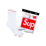 Pack de cuatro pares de medias blancas de algodón con logo Supreme en rojo.