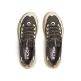 Championes de trekking Merrell modelo Moab Speed 2 Sport, con diseño técnico en tonos tierra, verde oliva y beige. Presentan una construcción robusta con suela Vibram TC5+ de alta tracción, entresuela de espuma FloatPro y tecnología FlexPlate para mayor estabilidad y flexibilidad.