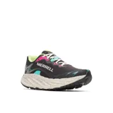 Championes de trail running Merrell Promorph color negro con detalles en turquesa, fucsia y verde lima, con entresuela gruesa moteada y suela Vibram.