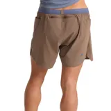 Short de running Roark Alta de color marrón, confeccionado en nylon elástico en cuatro direcciones con propiedades resistentes al agua. Cuenta con cintura elástica en contraste de color azul, cordón de ajuste y forro interior transpirable.