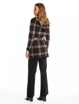 Cardigan de tejido de punto con diseño a cuadros, capucha integrada, mangas largas, bolsillos frontales y lazo ajustable en la cintura.