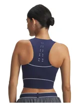 Musculosa deportiva Under Armour de running modelo UA Halo Run Tank, color azul marino, con cuello redondo y cierre frontal parcial. Presenta detalles de ribetes reflectantes blancos y perforaciones estratégicas para mayor transpirabilidad.