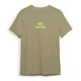 Remera color arena de algodón con cuello redondo y mangas cortas. Estampado frontal con la frase "find a WAY or find an EXCUSE" en color verde lima.