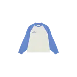 Remera de manga larga Eme Studios modelo Hanbal Lilac Waffle, con diseño estilo raglán en color blanco y mangas celestes, confeccionada en tejido waffle con pequeño estampado en el pecho.