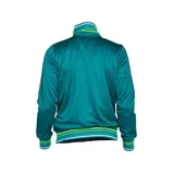 Campera negra de poliéster con cierre de cremallera y cuello alto. Presenta puños y cintura acanalados con rayas grises y blancas. Logo de Umbro bordado en el pecho.