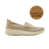 Championes deportivos Korium Confort modelo Babette, de tipo slip-on en color beige con tejido de punto elástico y suela flexible.