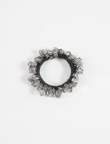 Set de gomitas para el pelo con cuentas de vidrio facetado color gris.