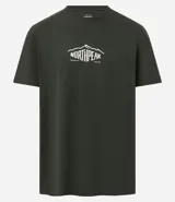 Remera de manga corta color verde oscuro, con cuello redondo y estampado central con el logo de 'Northpeak' en blanco.