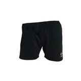 Bermuda deportiva negra de nylon con logo Umbro estampado en blanco en la pierna derecha.