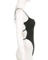Body negro con breteles finos y espalda descubierta.