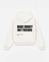Hoodie de color beige con capucha y diseño estampado en la espalda con la frase 'MAKE MONEY NOT FRIENDS' en color negro y firma debajo.
