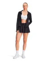 Campera deportiva de alto rendimiento con cierre frontal completo, cuello alto y mangas largas con orificios para pulgares. Confeccionada en tejido elástico y transpirable de secado rápido, cuenta con bolsillos laterales y paneles acanalados estratégicos.