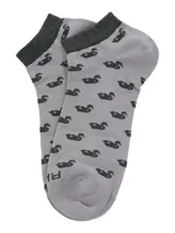 Calcetines tobilleros grises con puño negro y estampado de patos negros.