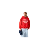 Hoodie oversize color rojo tomate de Eme Studios, con capucha, bolsillo frontal tipo canguro y estampado gráfico invertido en el pecho con texto en blanco.