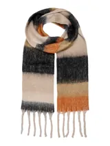 Bufanda larga de tejido suave con diseño de franjas horizontales en tonos beige, negro y naranja, terminada con flecos en los extremos.