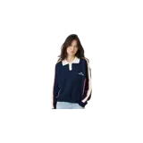 Sweater de punto Eme Studios modelo Chully Navy Knit Polo, de color azul marino con cuello polo, solapa y paneles en color blanco marfil y detalles en rojo. Cuenta con manga larga y logo bordado en el pecho.