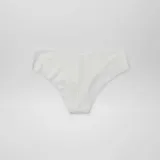 Pack de dos bombachas tipo culotte de microfibra, con diseño sin costuras y corte láser para un acabado invisible bajo la ropa.